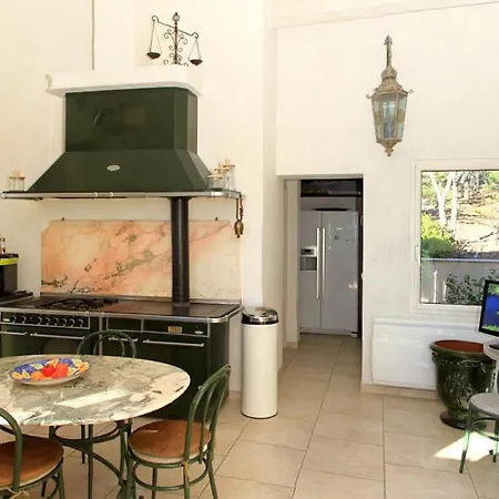 Sleeps 8 Pool Villa